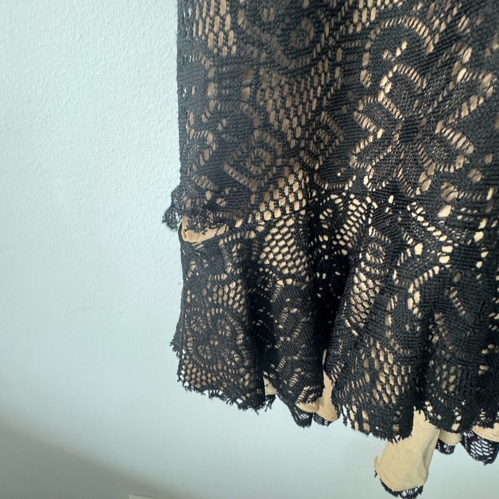 Dress the Population Black & Beige V-Neck Midi Dress - Size Small - Picture 13 of 17